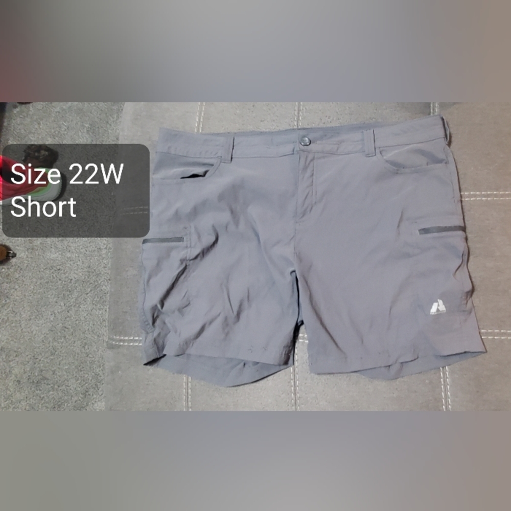 Eddie Bauer First Ascent Guide Pro Shorts (Plus size 22W)